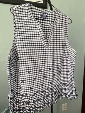 Izod Black and White Gingham Sleeveless V-Neck Embroidered Border 2XL EUC